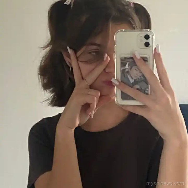 Cute Instagram DP for Girls Black