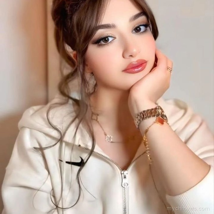 Cute Instagram DP for Girls Pink