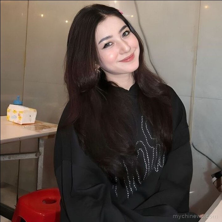 aesthetic hot girl dp