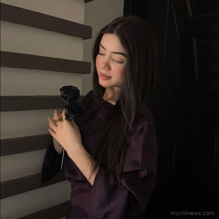 hot girl dp for facebook
