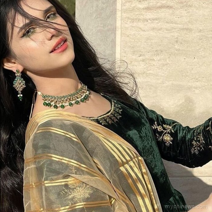 Cute Girl DP for Instagram Indian