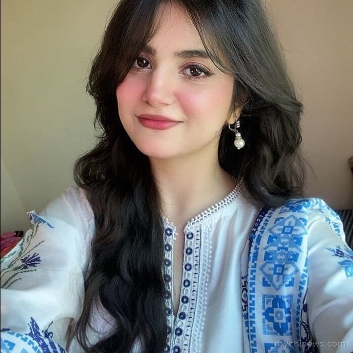 Cute Girls DP for Instagram