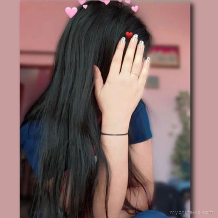 Back Stylish Girl DP