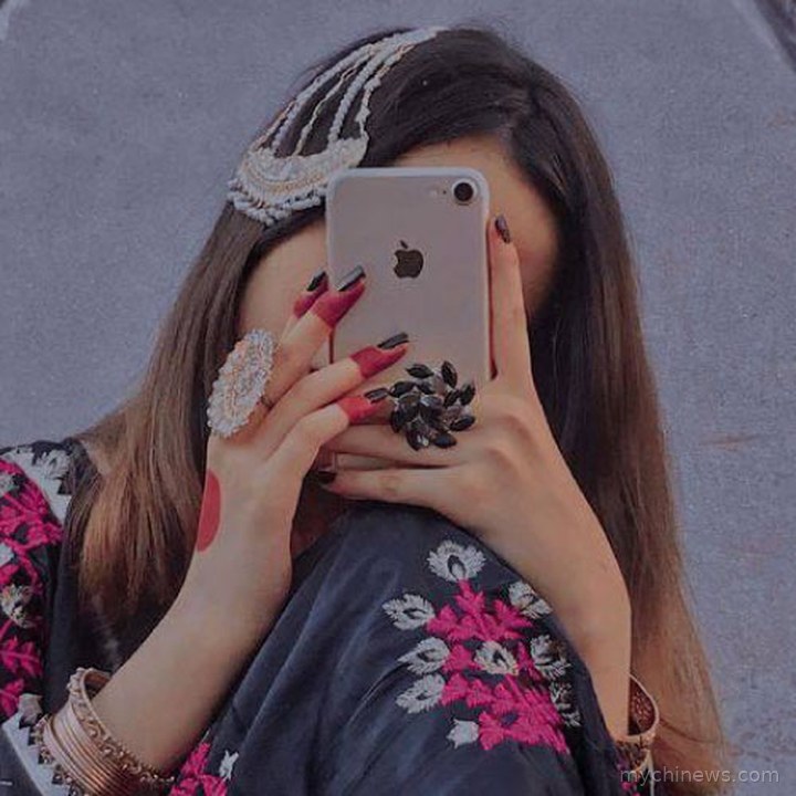 Back Stylish DP Girls Alone