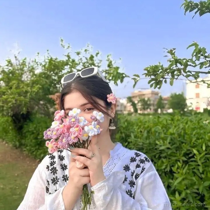Attitude Hide Face DP For Girls