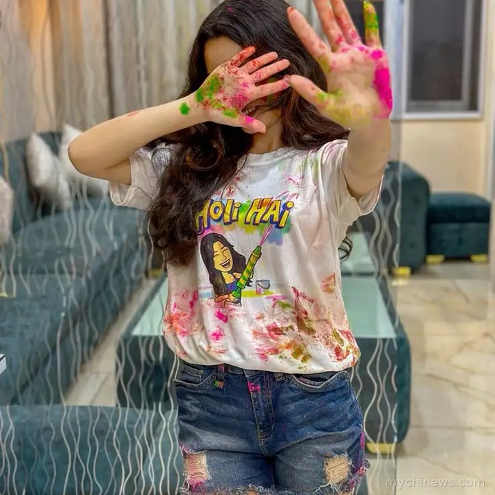Girl Hide Face DP
